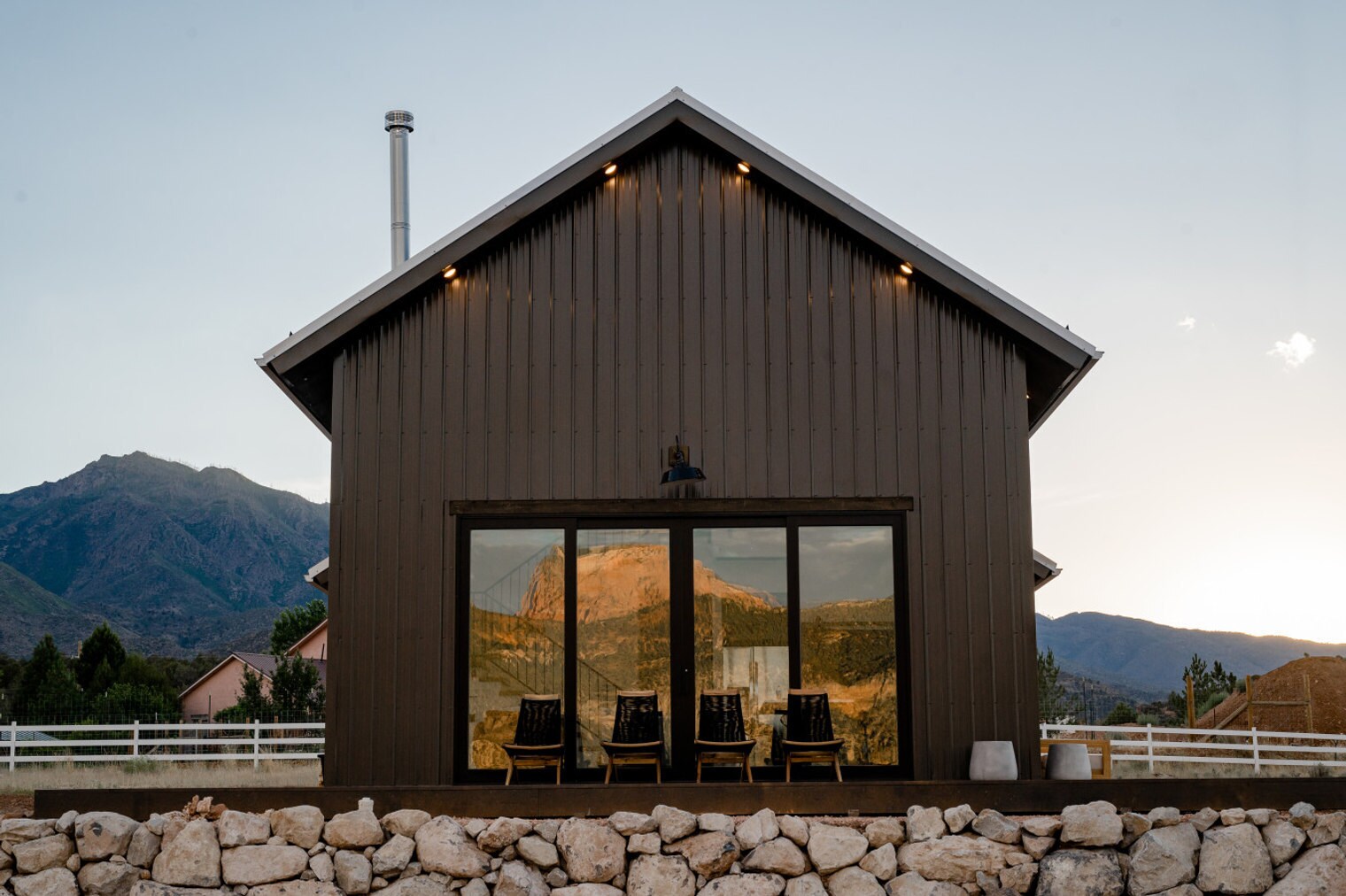 Building Photo - 2387 2500 S
