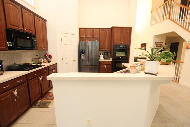 Building Photo - Spacious and modern single family home, lo...