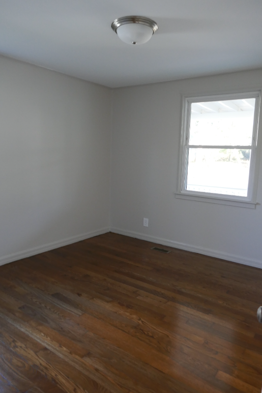 Building Photo - 3945 Greenleaf Ave