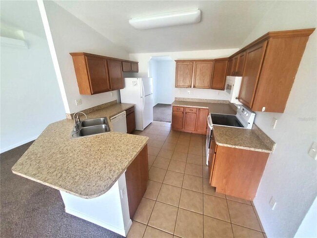 Building Photo - 6605 SW 129th Loop