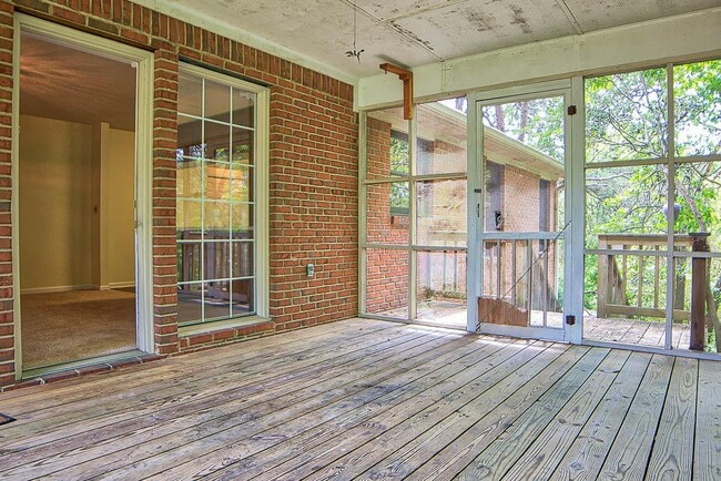 Lovely screened-in porch - 4331 Comet Trl