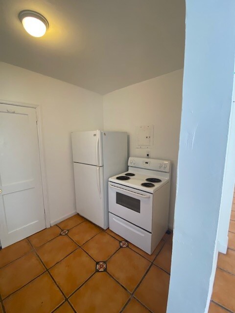 Building Photo - 611 74th St