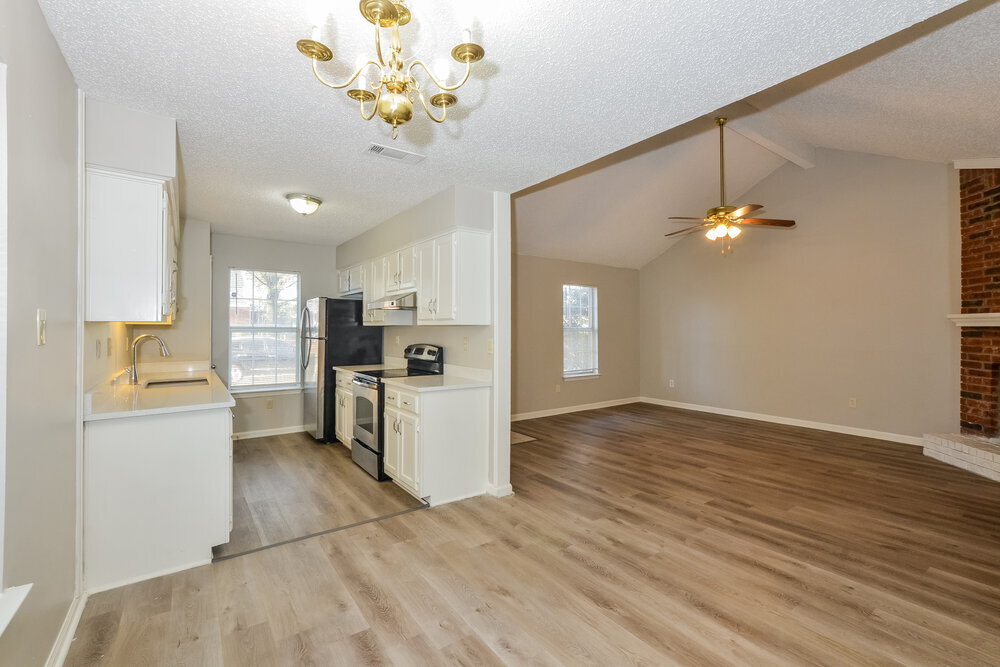 Building Photo - 6597 Sungate Dr S