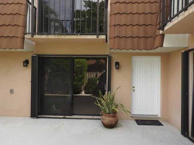 Building Photo - 246 Charter Way