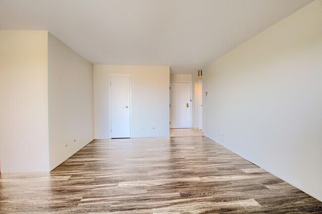 Building Photo - Gorgeous highrise apartment in Washington ...