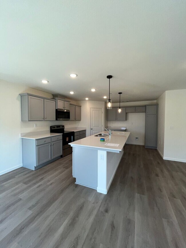 Building Photo - Brand new built! Available Now!