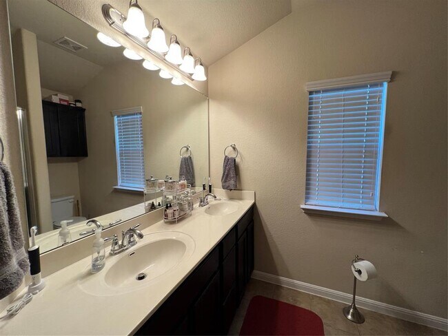 Building Photo - 1010 Lost Pines Ln