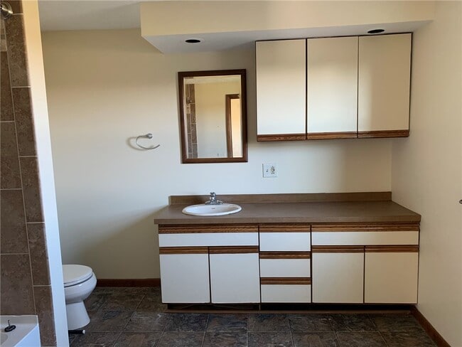 Building Photo - 2275 New Michigan Rd