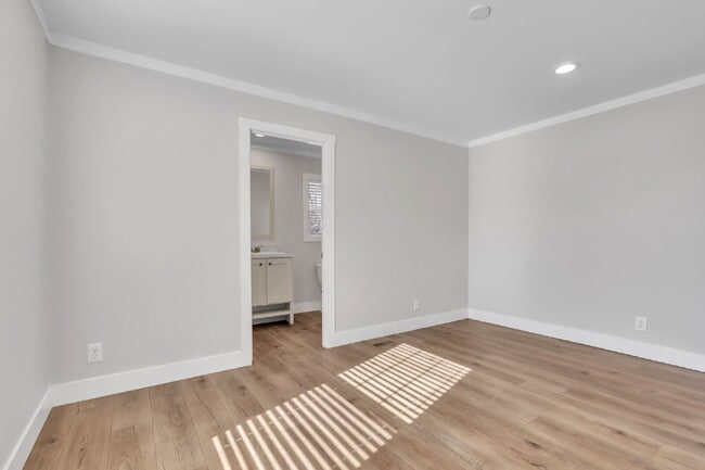 Building Photo - Spacious 2BR, 2BA home on 1.5 acres with Extra Storage - $1695/mo rent***