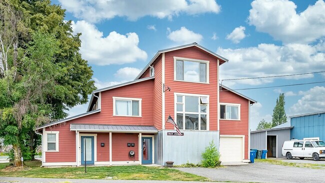 Primary Photo - 614 Maple Ave