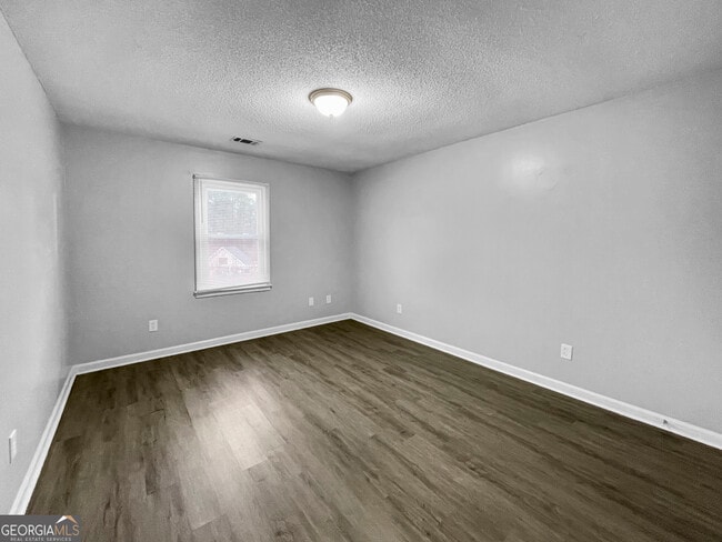 Building Photo - 3006 Ashland Ct SW