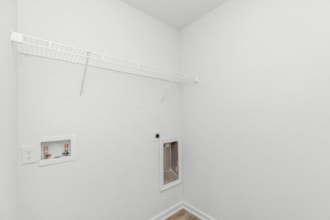 Building Photo - 1009 Limpkin St