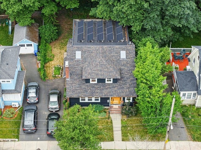 Building Photo - 34 Lynde Ave