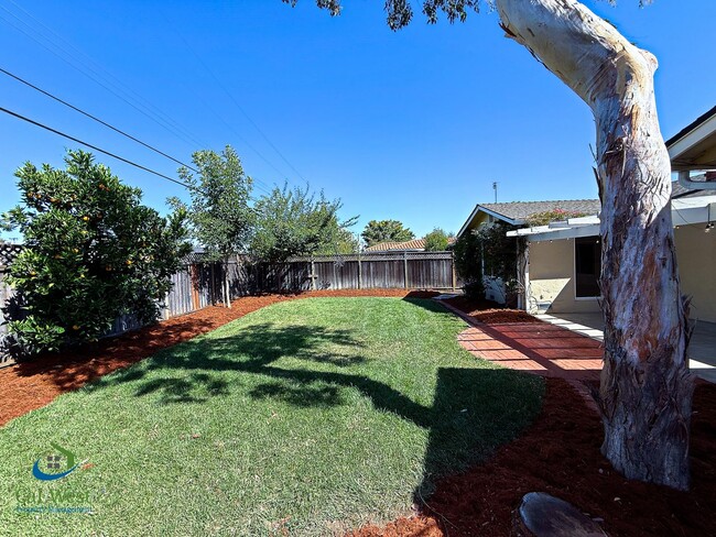 Building Photo - 5331 Rimwood Dr
