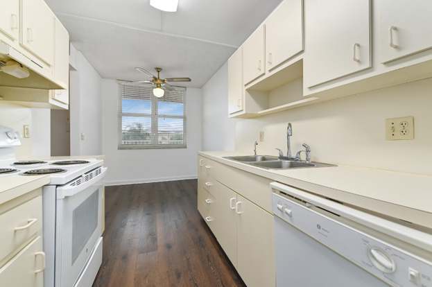 Building Photo - 250 Jacaranda Dr