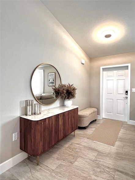 Building Photo - 1194 S Lassonde St