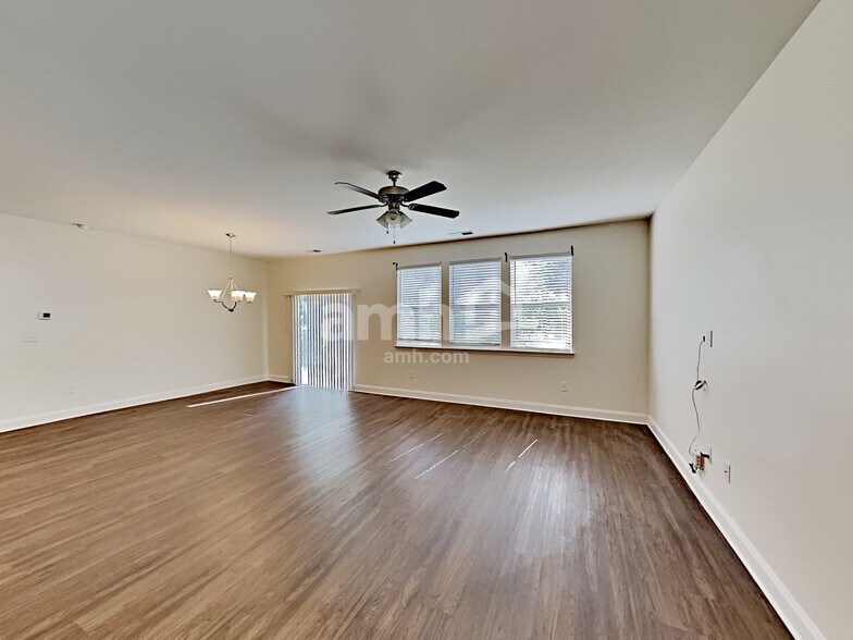 Building Photo - 114 Lindridge Dr