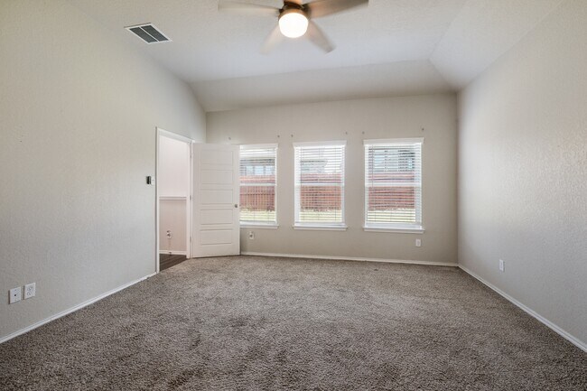 Building Photo - 15310 Comanche Grv