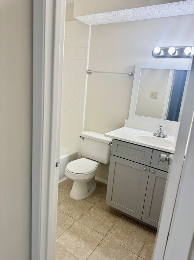 Building Photo - 10326 Cook Rd