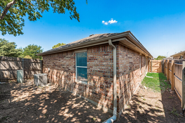 Building Photo - 5604 Blackmon Ct