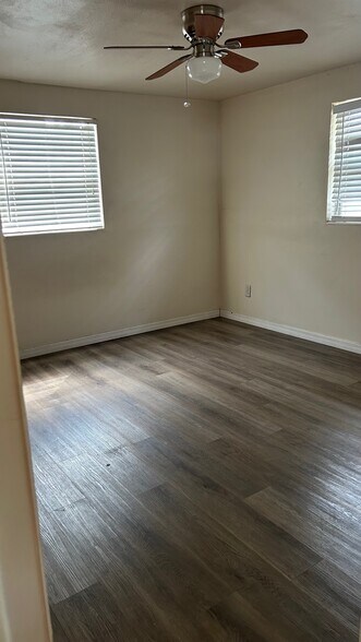 Building Photo - 4706 Blossom Dr