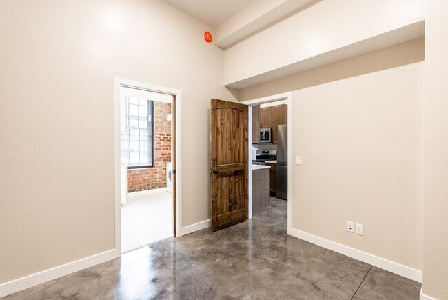 Building Photo - 225 Old South High St