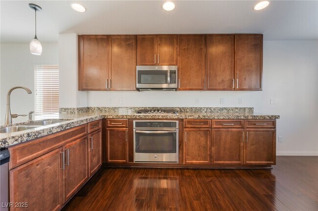 Building Photo - 10529 Headwind Ave