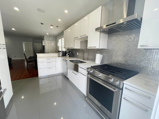 Building Photo - 26 Armm Ave