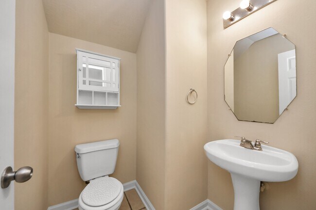 Building Photo - 21710 Oriole Trail