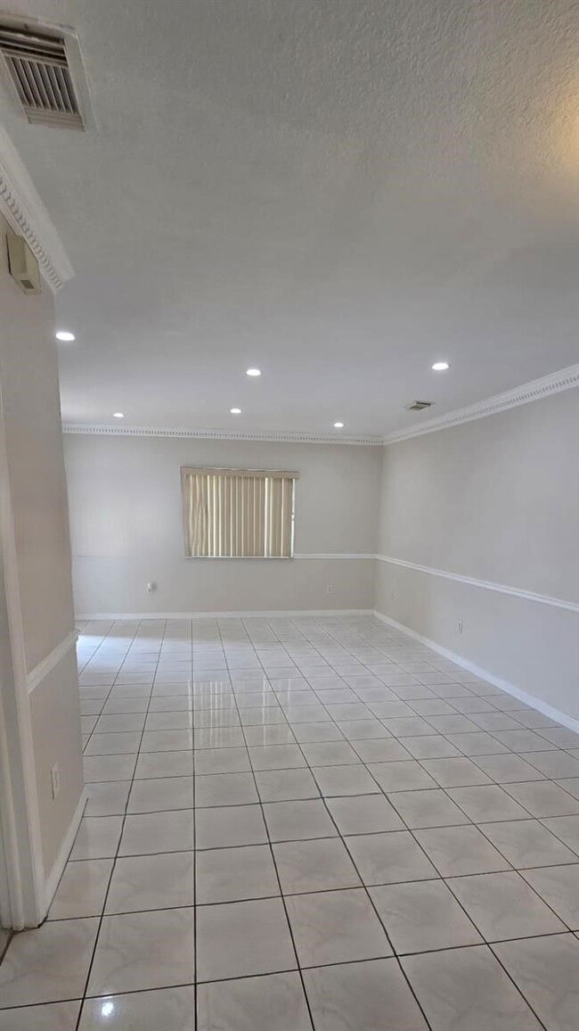 Building Photo - 7640 NW 182nd Terrace