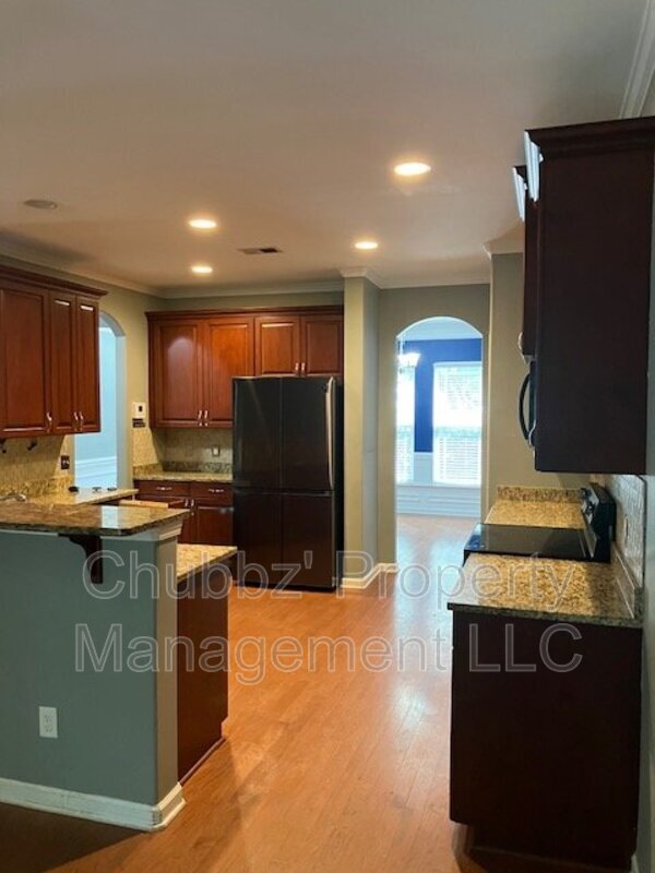 Building Photo - 12 Fan Palm Way