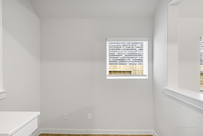 Building Photo - 21259 Shr Blf Dr