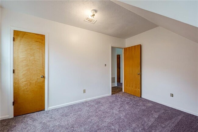 Building Photo - 805 Arbor Hill Dr