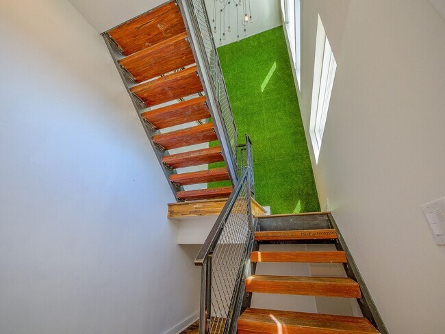 Building Photo - Three Bedroom Modern Olde Kensington Condo with Roofdeck