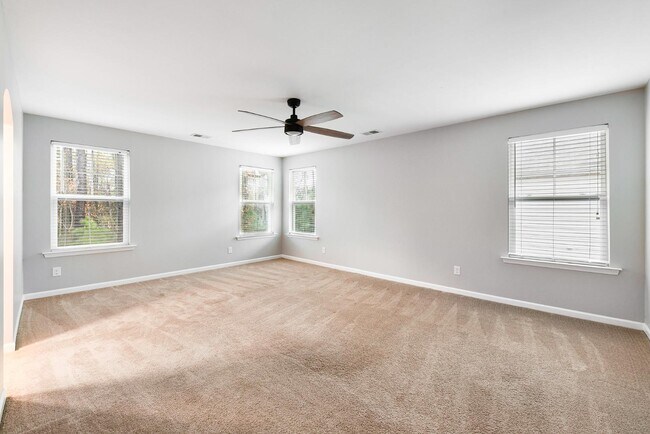 Building Photo - 432 War Admiral Ln