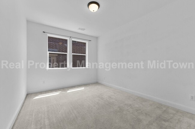 Building Photo - 4106 Horseshoe Ln