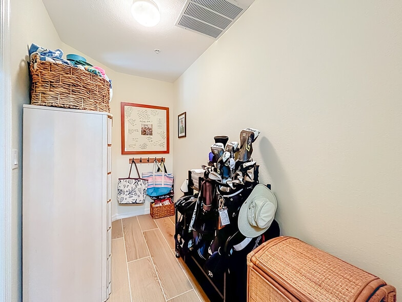 Building Photo - 960 Cooper St