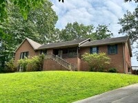 Building Photo - 9 Edgewood Dr