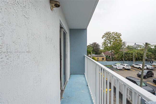 Building Photo - 2575 SW 27th Ave