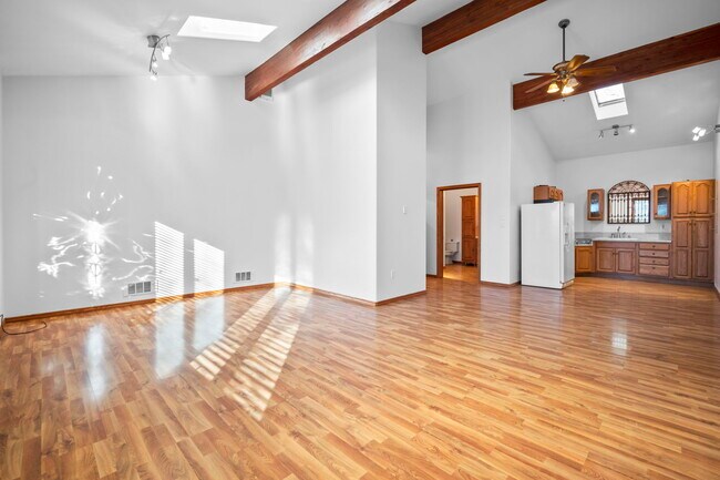 Building Photo - 1020 Walsen Rd