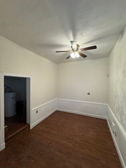 Building Photo - 1018 Wolcott Ave