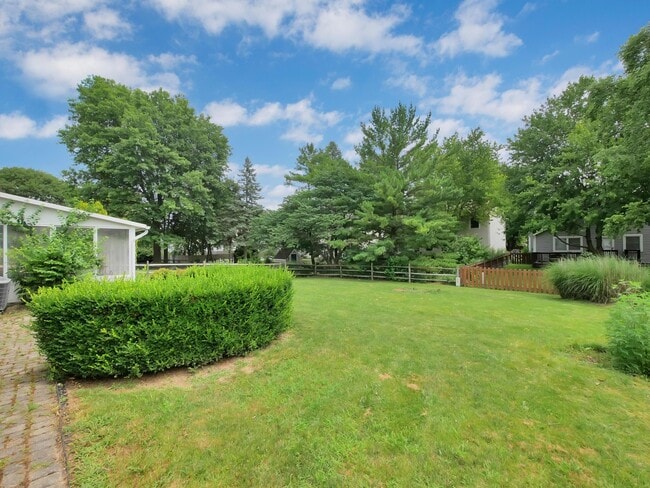 Building Photo - 6880 Pine Bark Ln