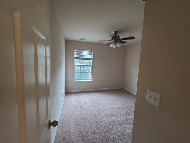 Building Photo - 5579 Lindeman Ln