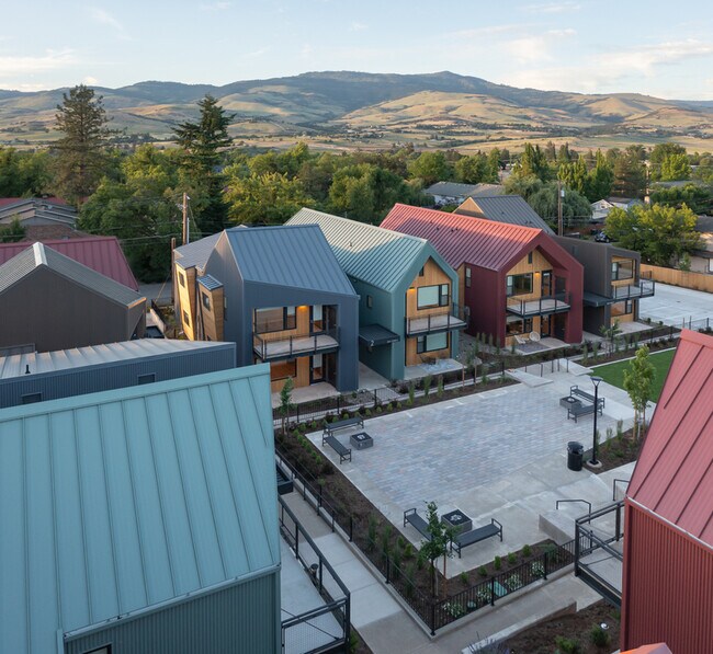 Building Photo - 1244 Quincy St