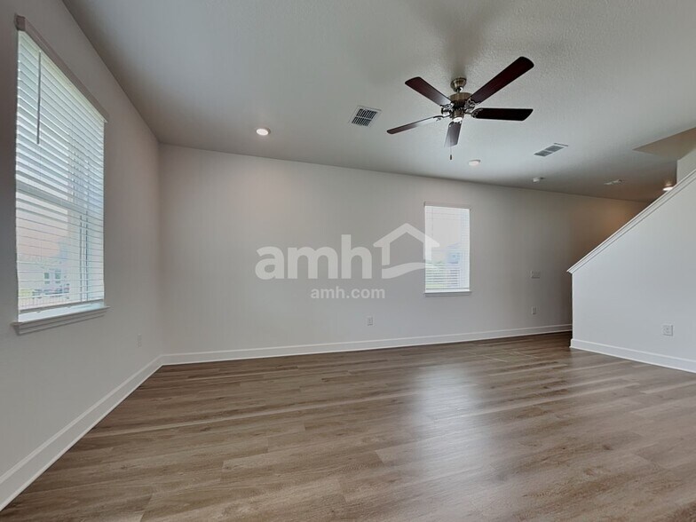 Building Photo - 16528 Cheyanne Ct