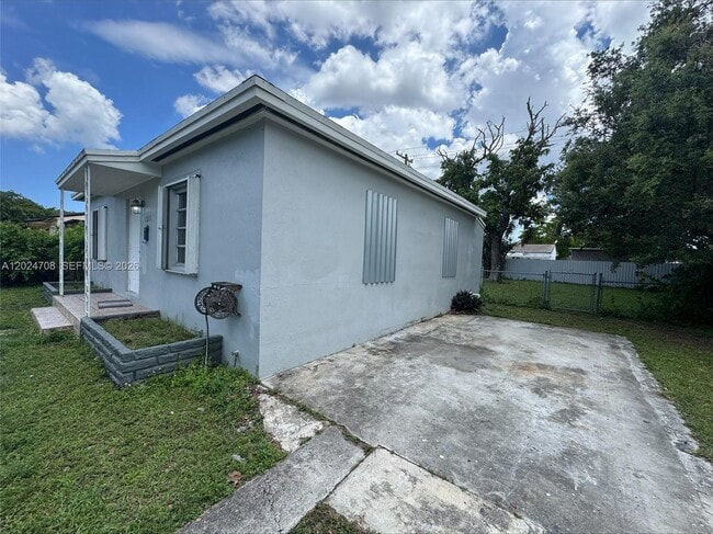 Building Photo - 1320 NW 87th St