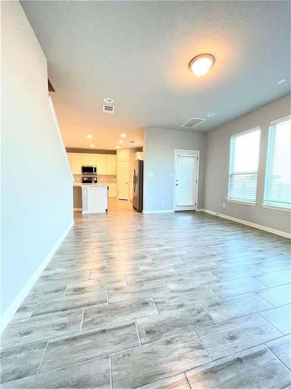 Building Photo - 113 Peruvian Ln