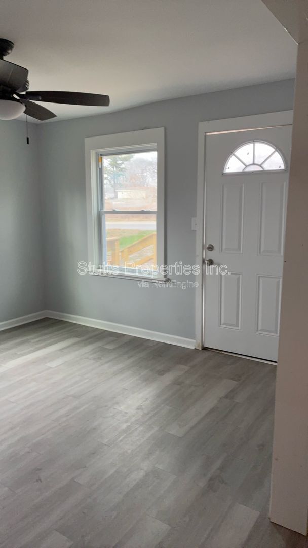 Building Photo - 2410 Veterans Dr