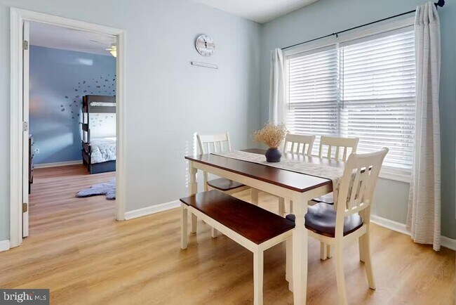 Building Photo - 34670 Villa Cir