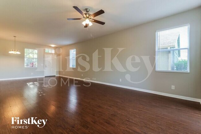 Building Photo - 7948 Foxgrove Dr